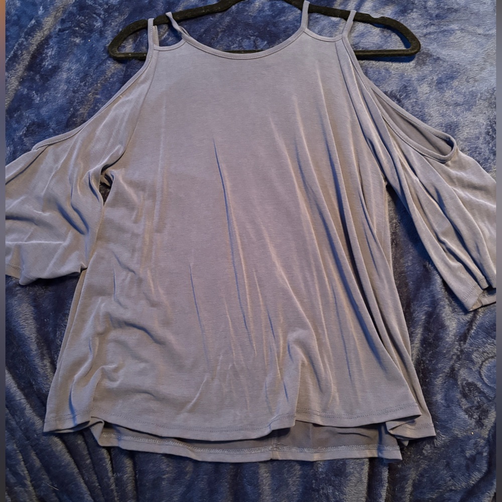 Hummingbird, Small off the shoulder Blueish-grey blouse